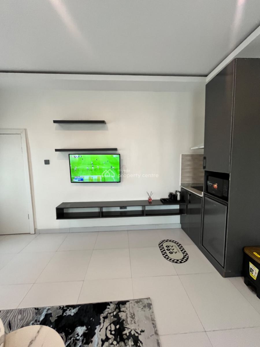 Luxury and Comfortable 1 Bedroom Apartment, Canal West Estate, Osapa, Lekki, Lagos, Mini Flat (room and Parlour) Short Let