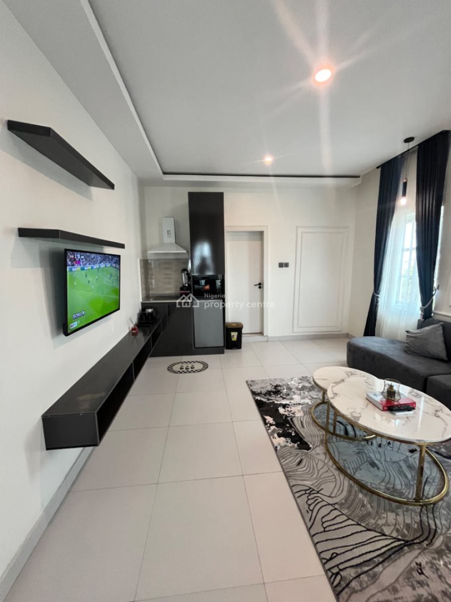 Luxury and Comfortable 1 Bedroom Apartment, Canal West Estate, Osapa, Lekki, Lagos, Mini Flat (room and Parlour) Short Let