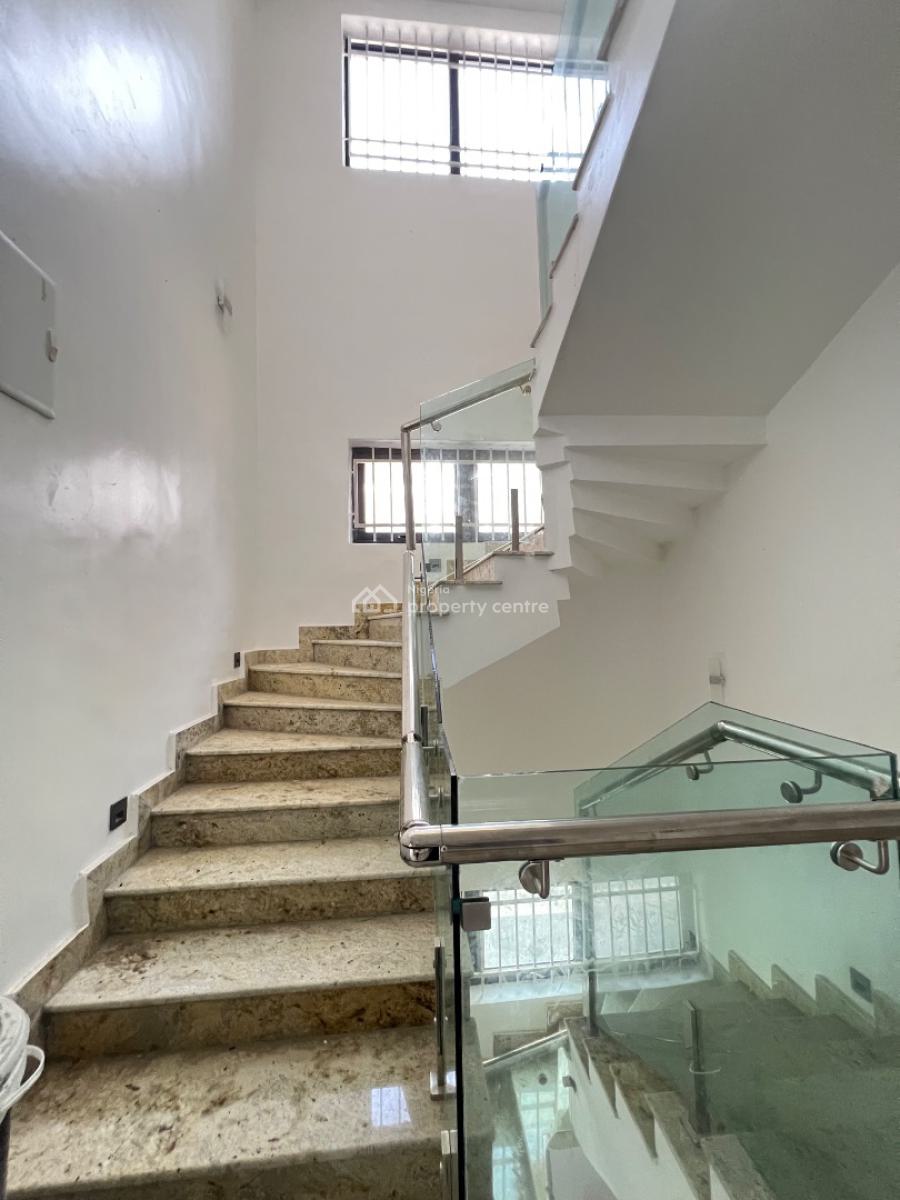 Spacious Five Bedrooms Detached Duplex with Bq, Lekki Phase 1, Lekki, Lagos, Detached Duplex for Sale