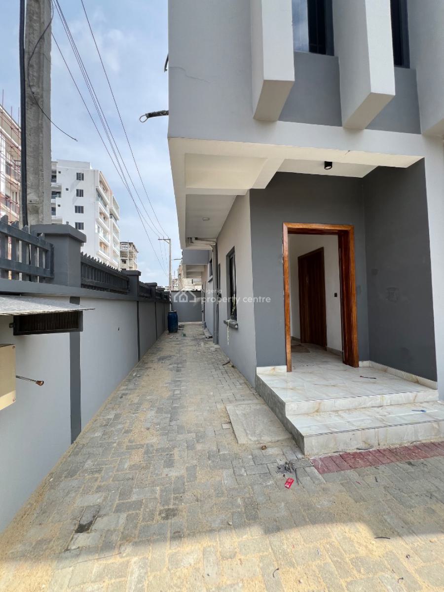 Spacious Five Bedrooms Detached Duplex with Bq, Lekki Phase 1, Lekki, Lagos, Detached Duplex for Sale