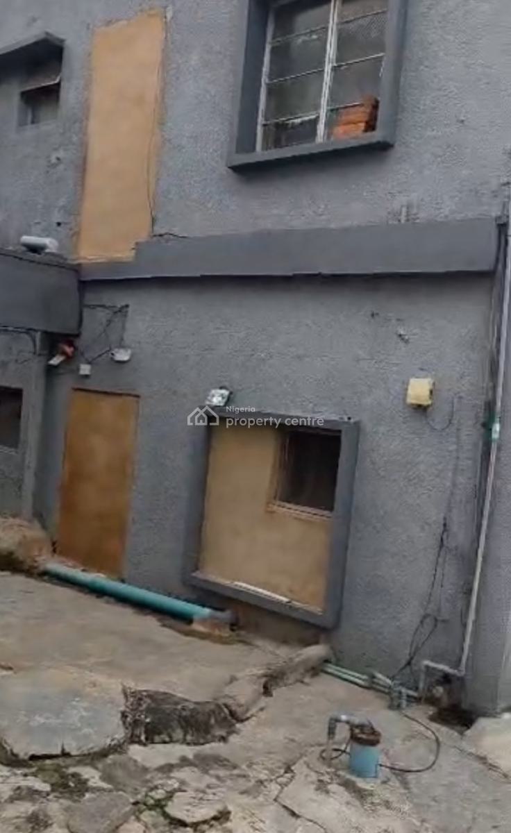 Well Maintained Massive Block of 4flats 3br on 600sqm, Samshonibare Street, Ogunlana, Surulere, Lagos, Block of Flats for Sale