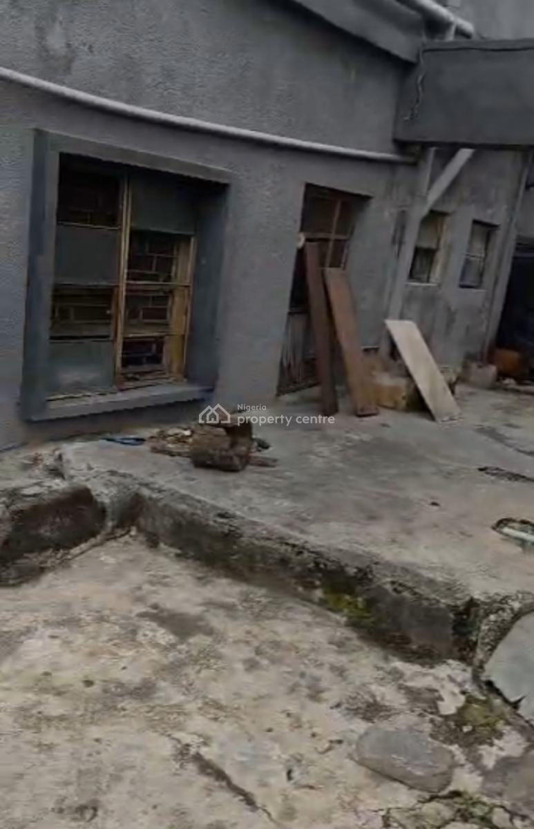 Well Maintained Massive Block of 4flats 3br on 600sqm, Samshonibare Street, Ogunlana, Surulere, Lagos, Block of Flats for Sale