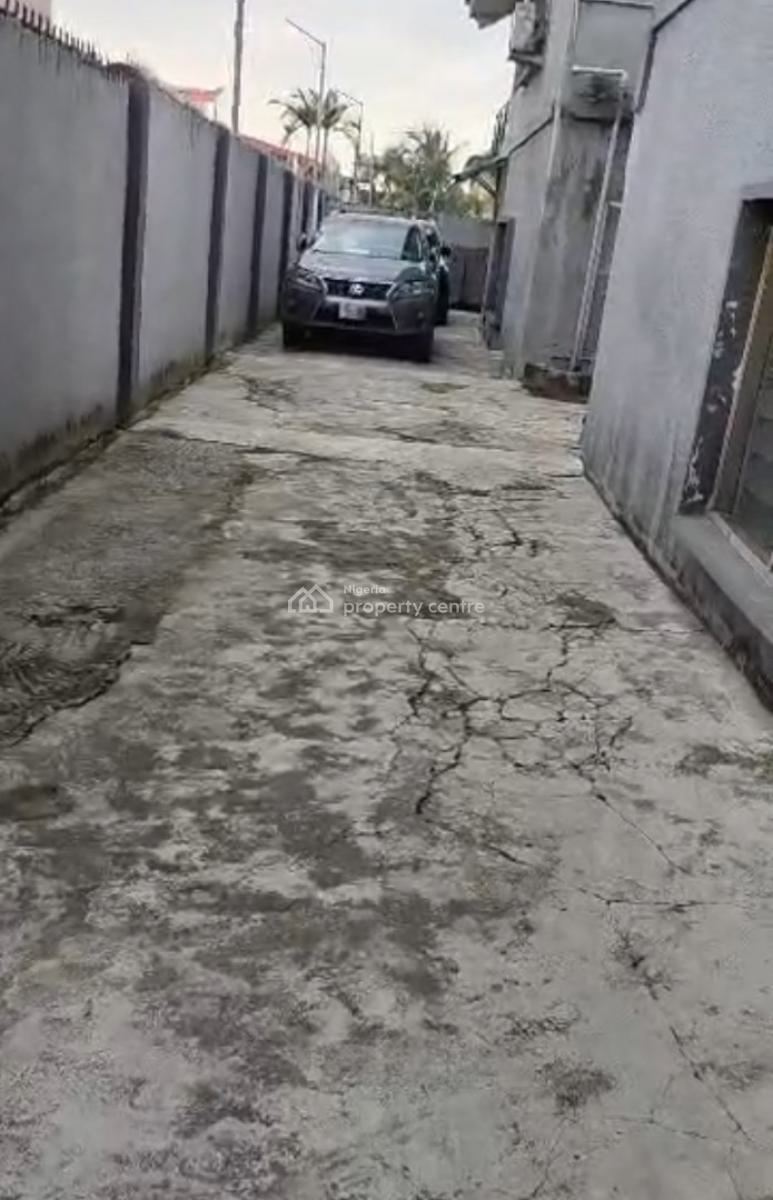 Well Maintained Massive Block of 4flats 3br on 600sqm, Samshonibare Street, Ogunlana, Surulere, Lagos, Block of Flats for Sale
