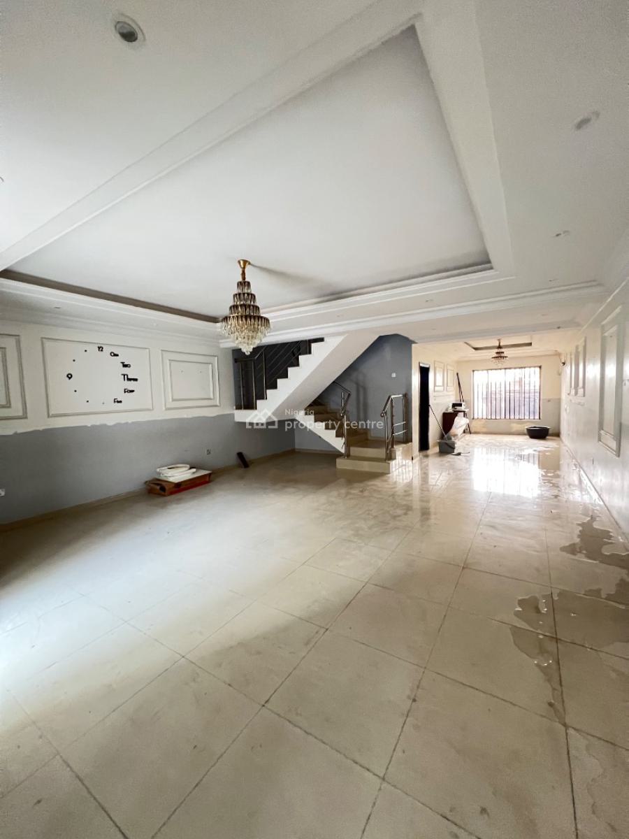 Spacious 4 Bedroom Terrace Duplex with Bq, Chevron Drive, Lekki Phase 1, Lekki, Lagos, Terraced Duplex for Rent