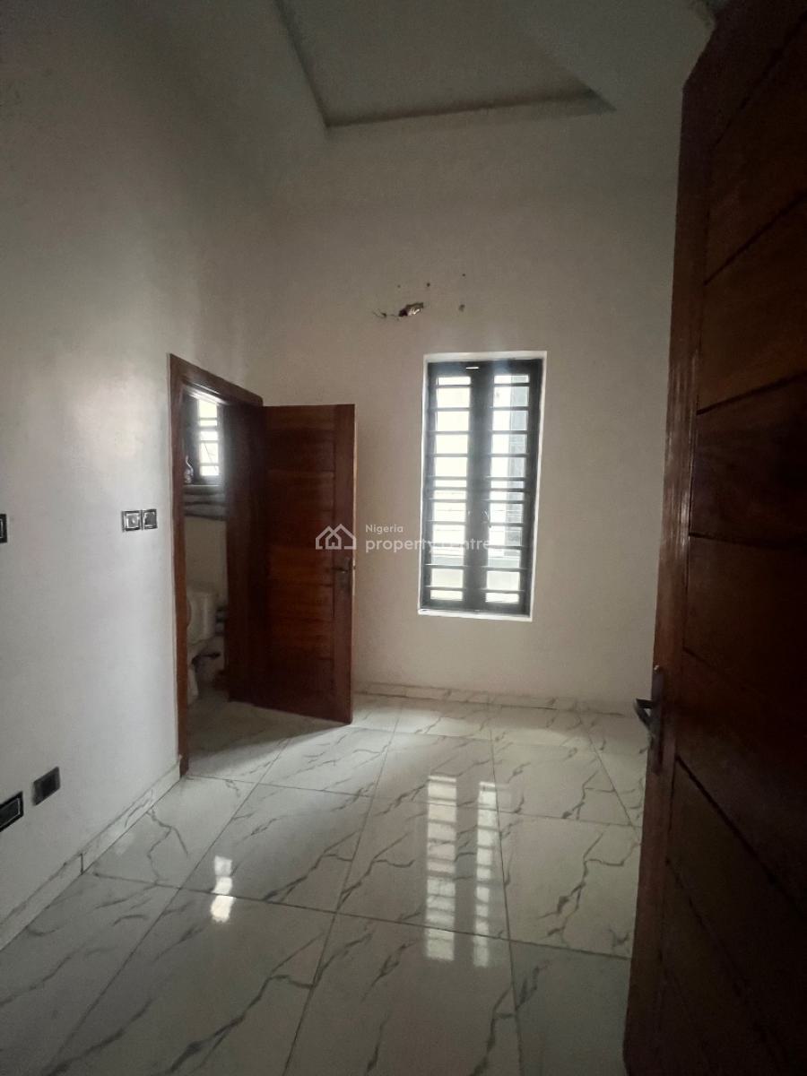 Four Bedrooms Semi Detached Duplex with Bq, Osapa, Lekki Phase 1, Lekki, Lagos, Semi-detached Duplex for Rent