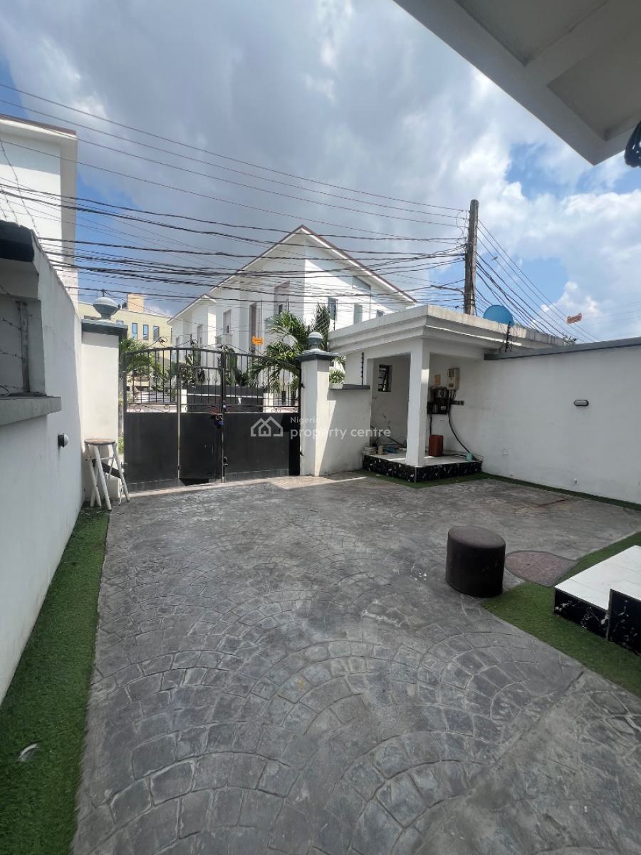 Four Bedrooms Semi Detached Duplex with Bq, Osapa, Lekki Phase 1, Lekki, Lagos, Semi-detached Duplex for Rent