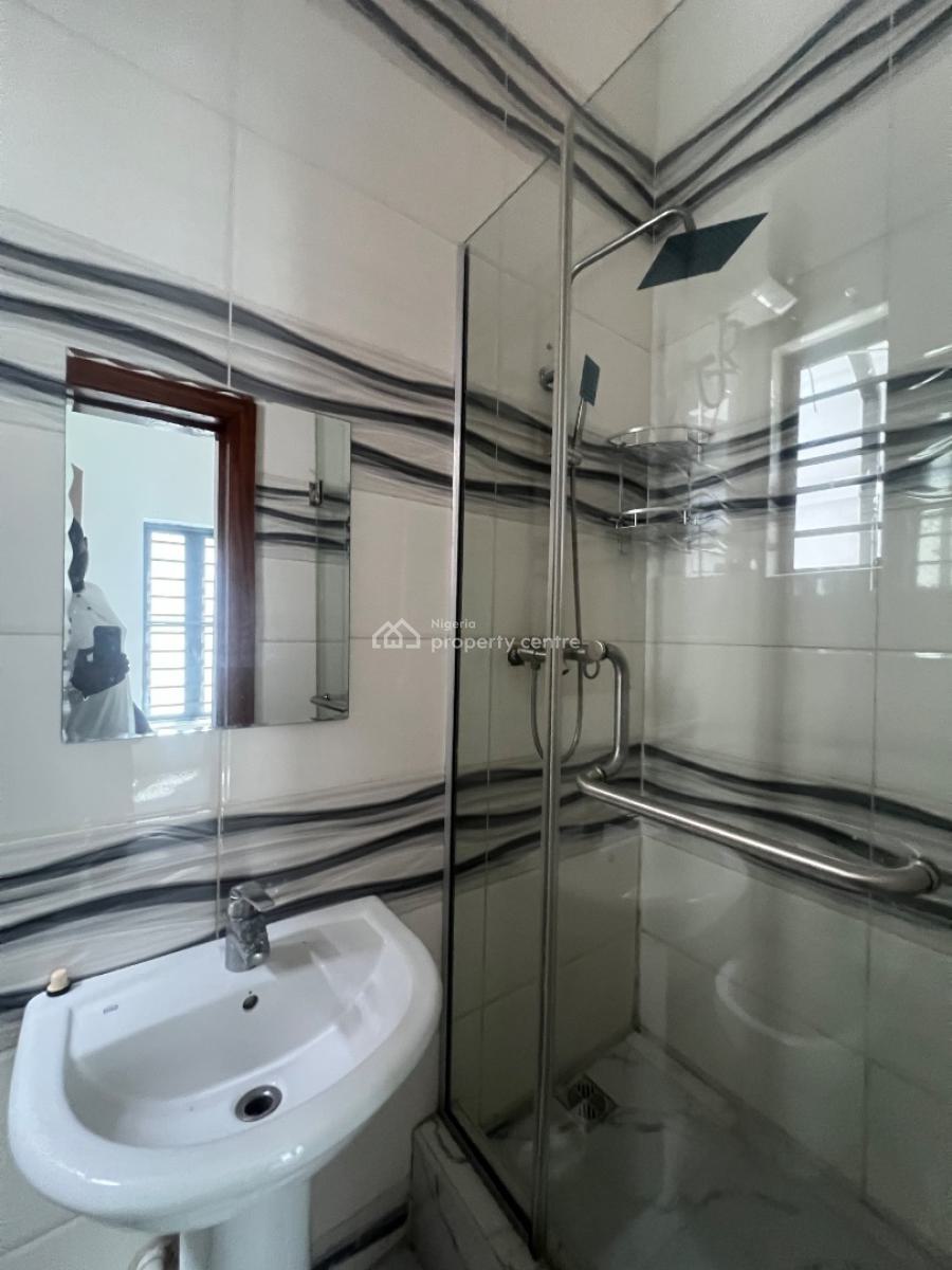 Four Bedrooms Semi Detached Duplex with Bq, Osapa, Lekki Phase 1, Lekki, Lagos, Semi-detached Duplex for Rent