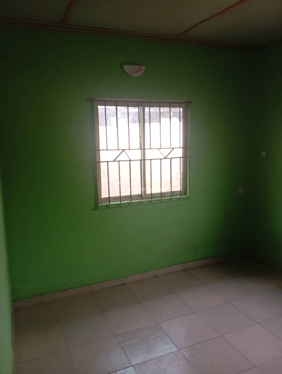 a Clean Room and Parlor Self Contain, Lucky Fiber Road, Ikorodu, Lagos, Flat / Apartment for Rent