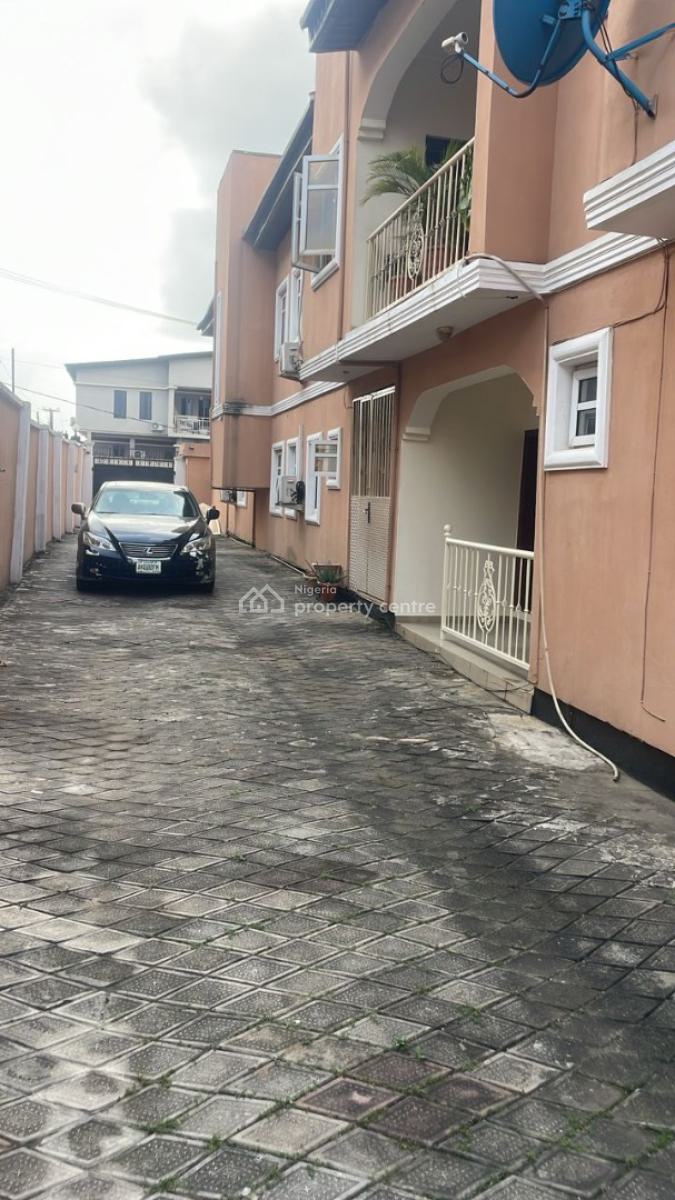 Luxury 3 Bedroom Apartment, Gra Phase 1, Magodo, Lagos, Flat / Apartment for Rent