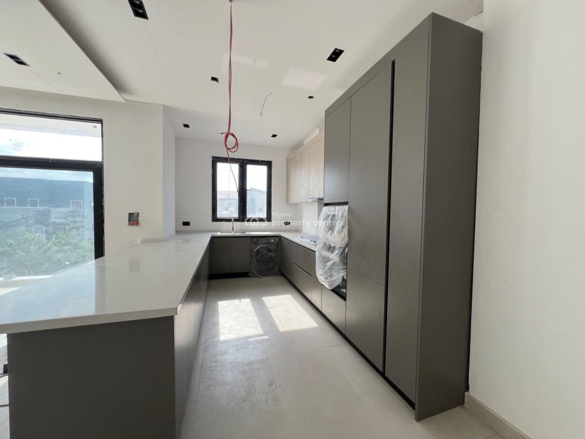 Luxury 2 Bedroom Apartment, Off Admiralty Way, Lekki Phase 1, Lekki, Lagos, Flat / Apartment for Sale