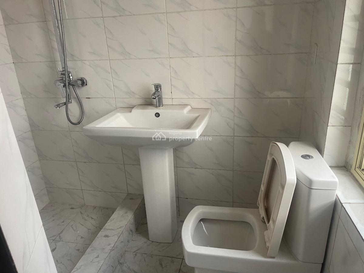 Vacant 3 Bedroom Apartment on First Floor, Osapa, Lekki, Lagos, Flat / Apartment for Sale