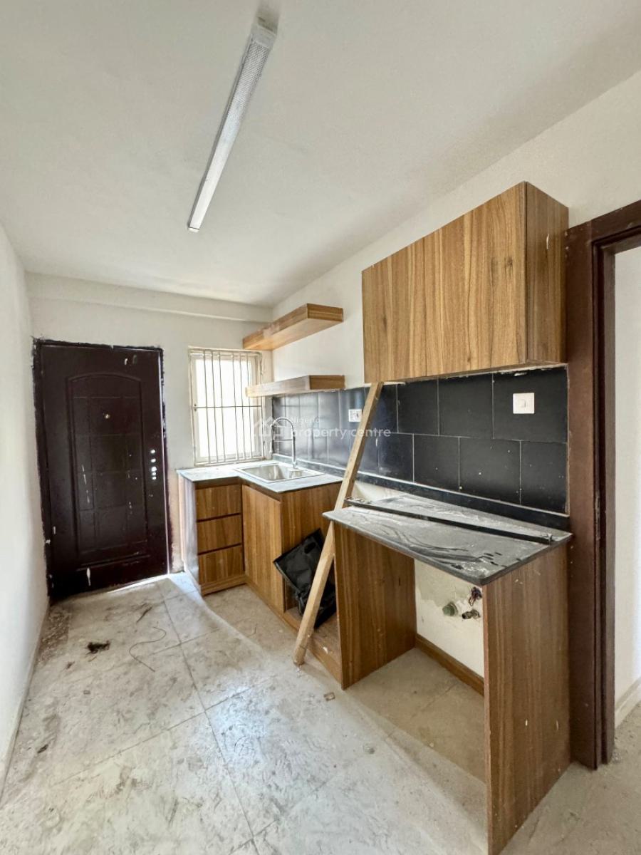 Lovely 3 Bedroom Apartment in a Serene Environment, Ideal for Investment and Cashflow Generation, Also Perfect Family Home, Surulere, Lagos, Block of Flats for Sale