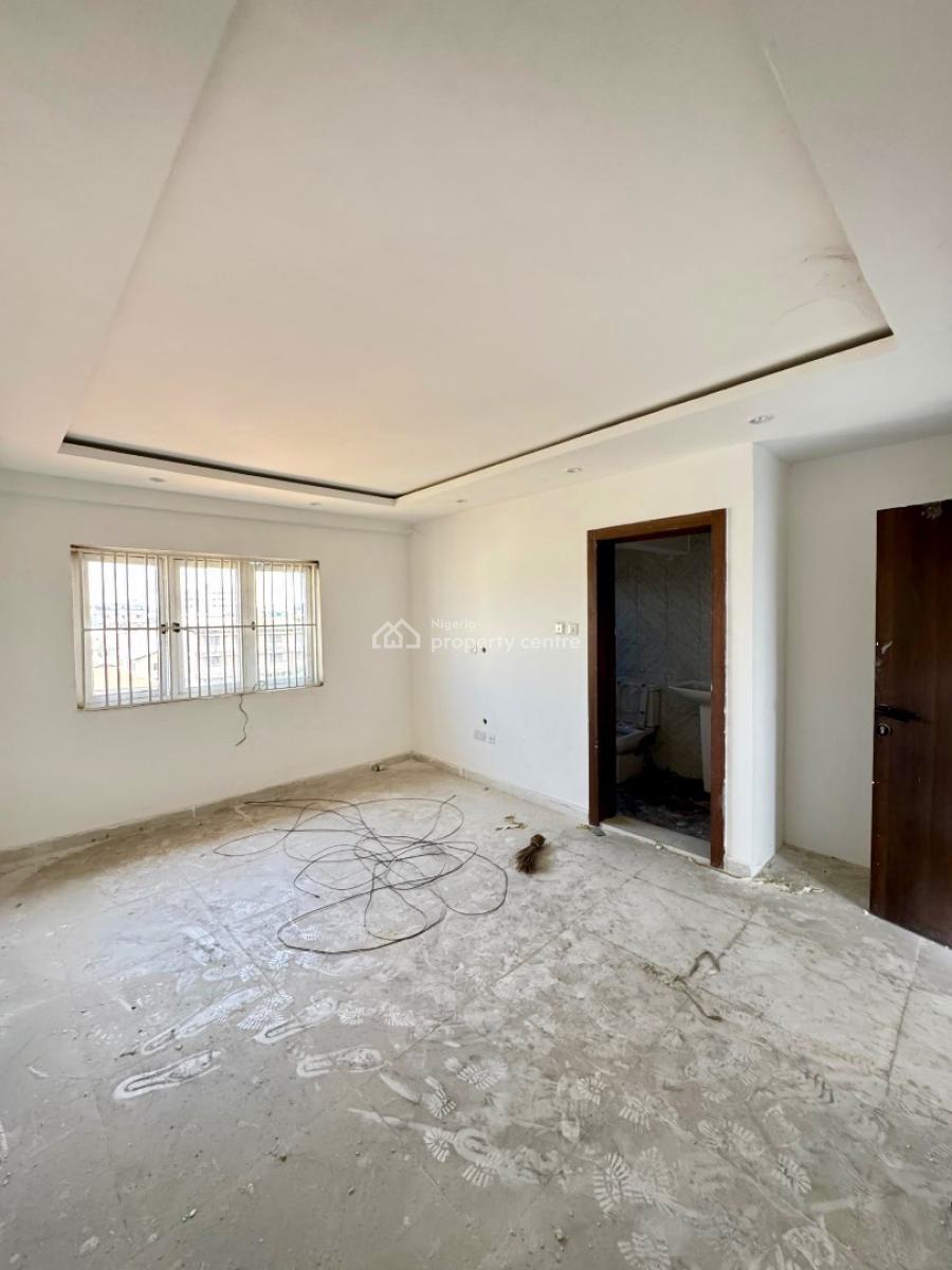 Lovely 3 Bedroom Apartment in a Serene Environment, Ideal for Investment and Cashflow Generation, Also Perfect Family Home, Surulere, Lagos, Block of Flats for Sale