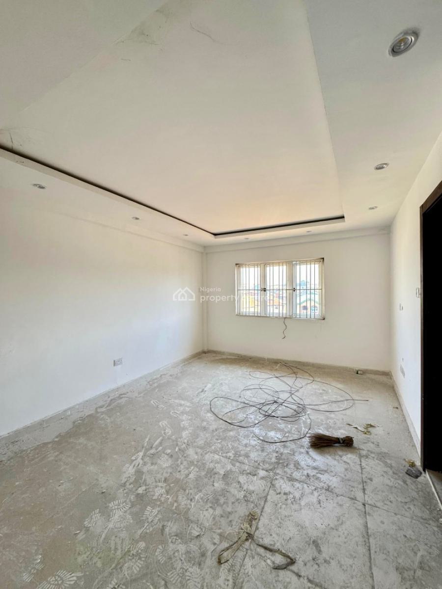 Lovely 3 Bedroom Apartment in a Serene Environment, Ideal for Investment and Cashflow Generation, Also Perfect Family Home, Surulere, Lagos, Block of Flats for Sale
