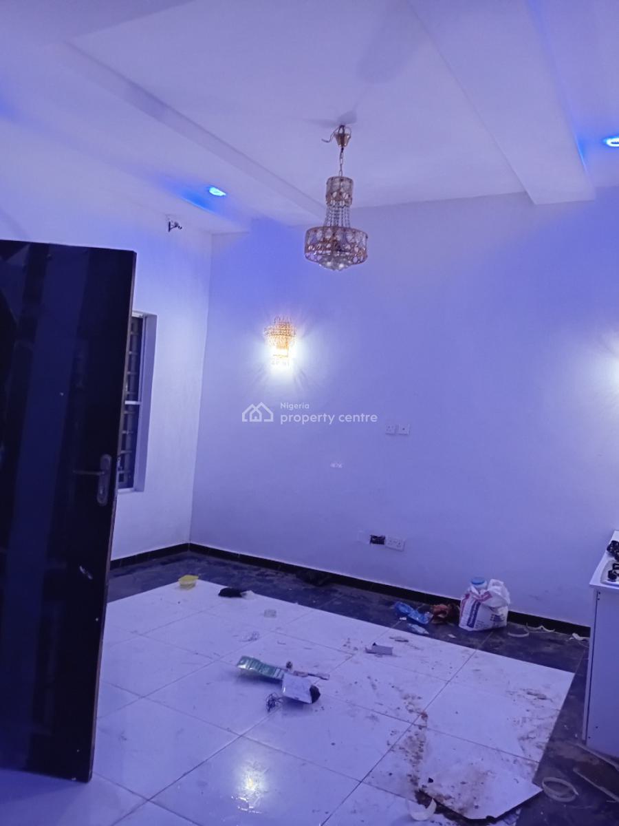 Well Grilled Room and Parlour + Open Kitchen, Royal View, Ikota, Lekki, Lagos, Terraced Duplex for Rent