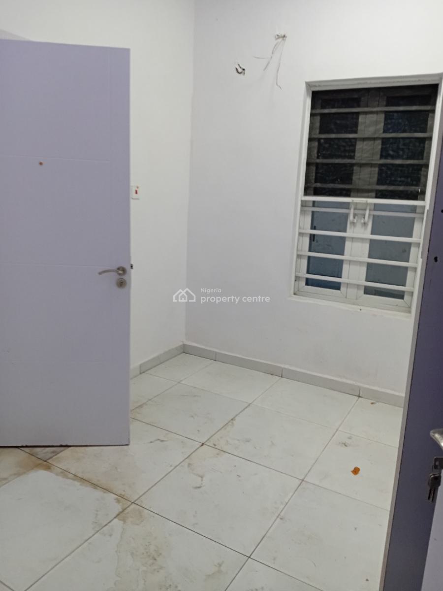 Well Grilled Room and Parlour + Open Kitchen, Royal View, Ikota, Lekki, Lagos, Terraced Duplex for Rent