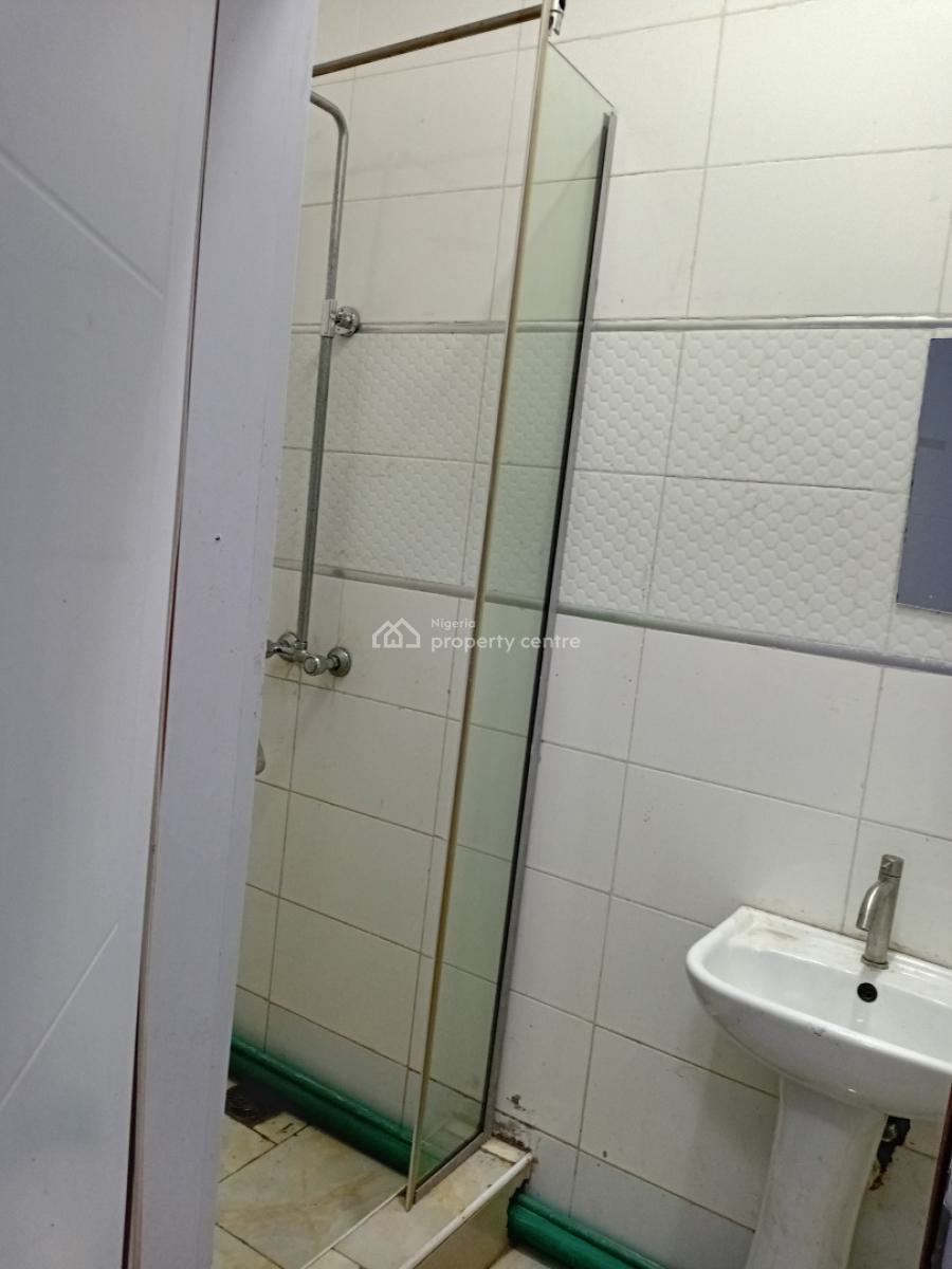 Well Grilled Room and Parlour + Open Kitchen, Royal View, Ikota, Lekki, Lagos, Terraced Duplex for Rent