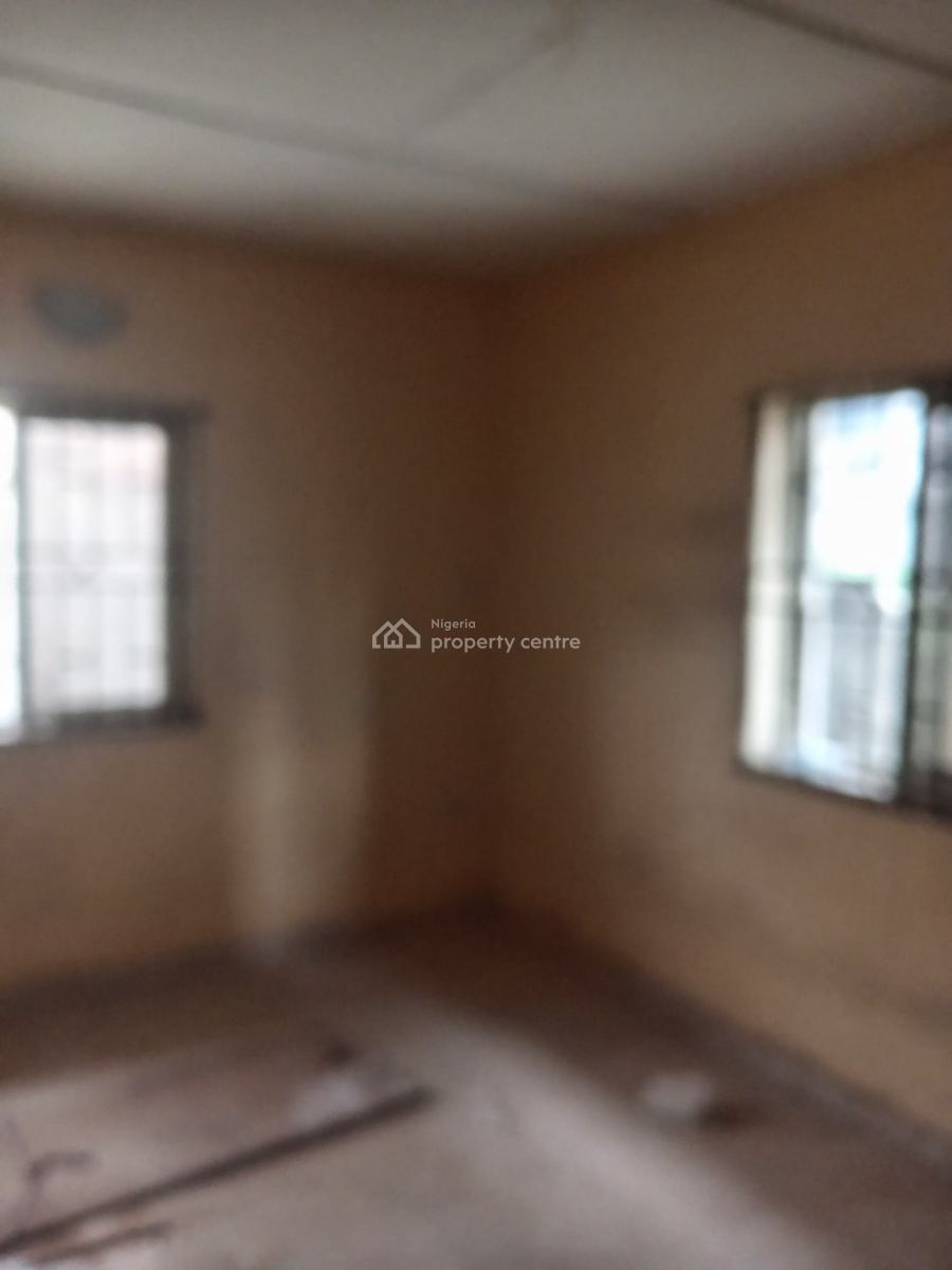 4 Bedroom Bungalow Alone in The Compound, Meadow View Estate, Ogombo, Ajah, Lagos, Detached Bungalow for Rent