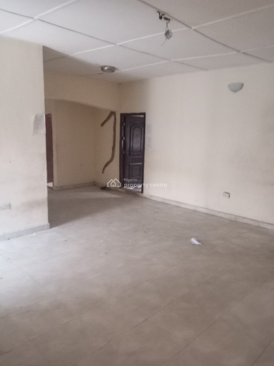 4 Bedroom Bungalow Alone in The Compound, Meadow View Estate, Ogombo, Ajah, Lagos, Detached Bungalow for Rent