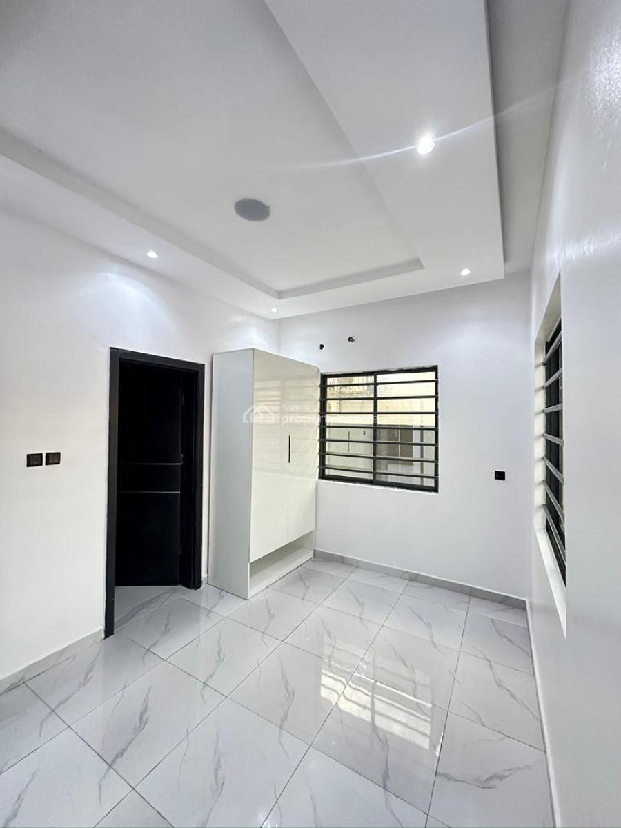 Newly Finished 2 Bedroom Apartment, Lekki Phase 1, Lekki, Lagos, Flat / Apartment for Sale