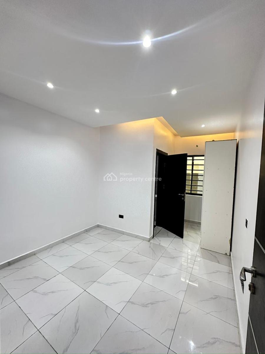 Newly Finished 2 Bedroom Apartment, Lekki Phase 1, Lekki, Lagos, Flat / Apartment for Sale