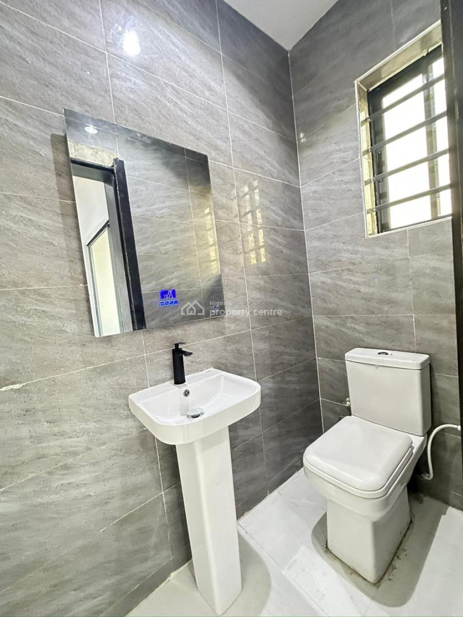 Newly Finished 2 Bedroom Apartment, Lekki Phase 1, Lekki, Lagos, Flat / Apartment for Sale