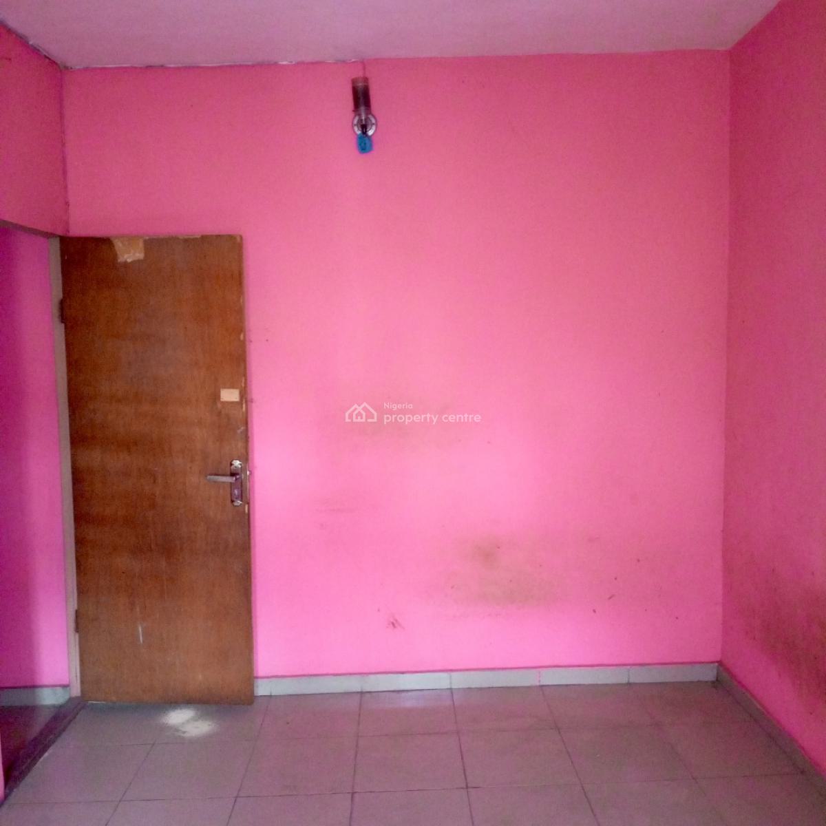 Spacious Mini Flat Upstairs in Surulere, Off Lawanson Road Surulere Lagos, Lawanson, Surulere, Lagos, Mini Flat (room and Parlour) for Rent
