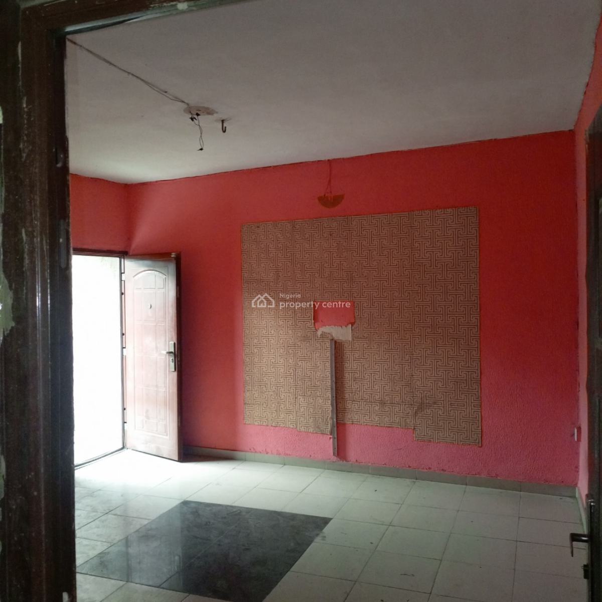 Spacious Mini Flat Upstairs in Surulere, Off Lawanson Road Surulere Lagos, Lawanson, Surulere, Lagos, Mini Flat (room and Parlour) for Rent