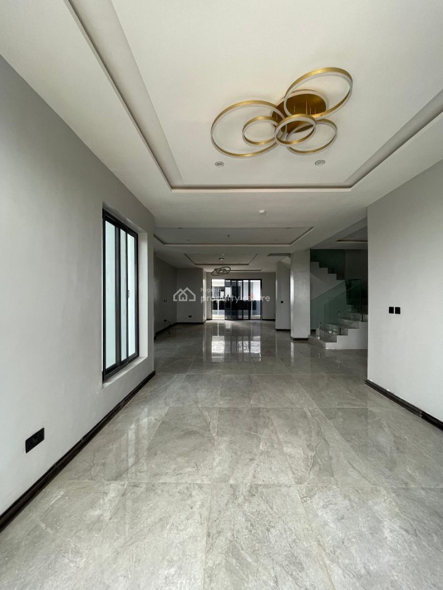 Exquisite 5 Bedroom Penthouse with Pool and Elevator, Penthouse with Pool and Elevator in a Serene Environment, Lekki Phase 1, Lekki, Lagos, Flat / Apartment for Sale