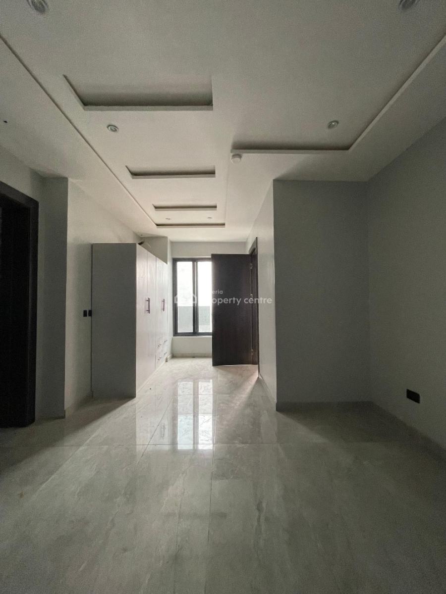Exquisite 5 Bedroom Penthouse with Pool and Elevator, Penthouse with Pool and Elevator in a Serene Environment, Lekki Phase 1, Lekki, Lagos, Flat / Apartment for Sale