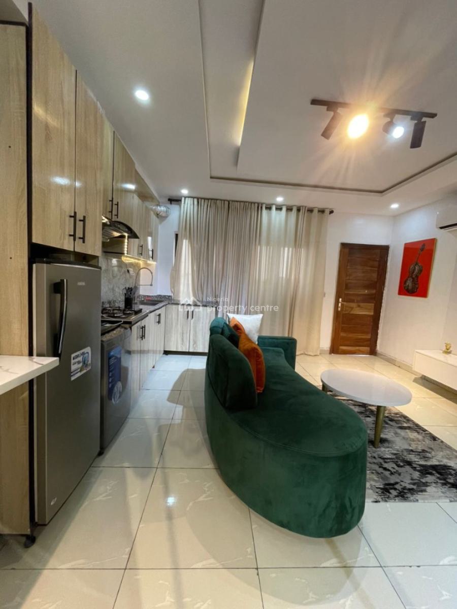 Highrise 1 Bedroom with Ps5 and Swimming Pool, Ikate, Lekki, Lagos, Mini Flat (room and Parlour) Short Let