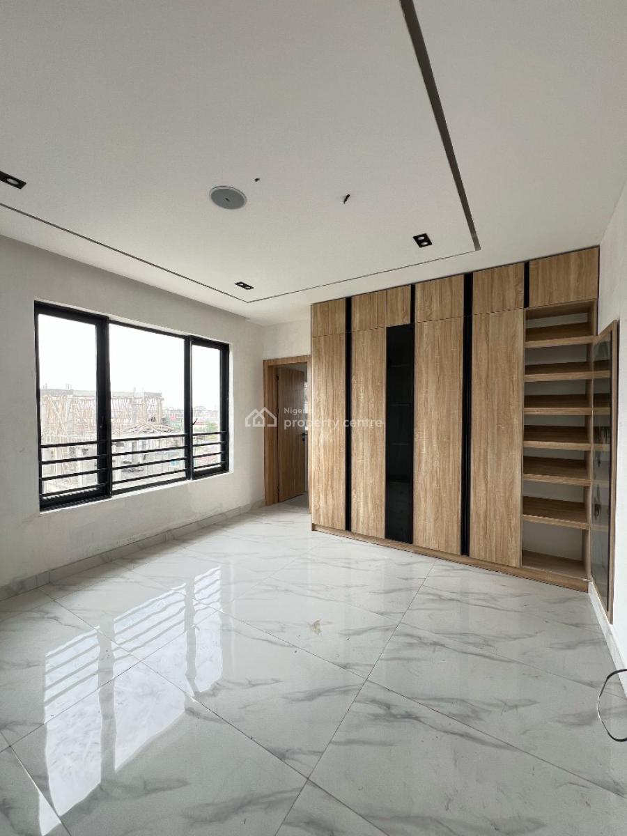 Spacious 2 Bedroom Apartment with  Bq, Pool, Gym and Elevator, Lekki Phase 1, Lekki, Lagos, Flat / Apartment for Sale