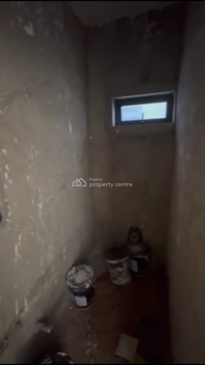 Commercial Property Available, Guzape District, Abuja, Plaza / Complex / Mall for Rent