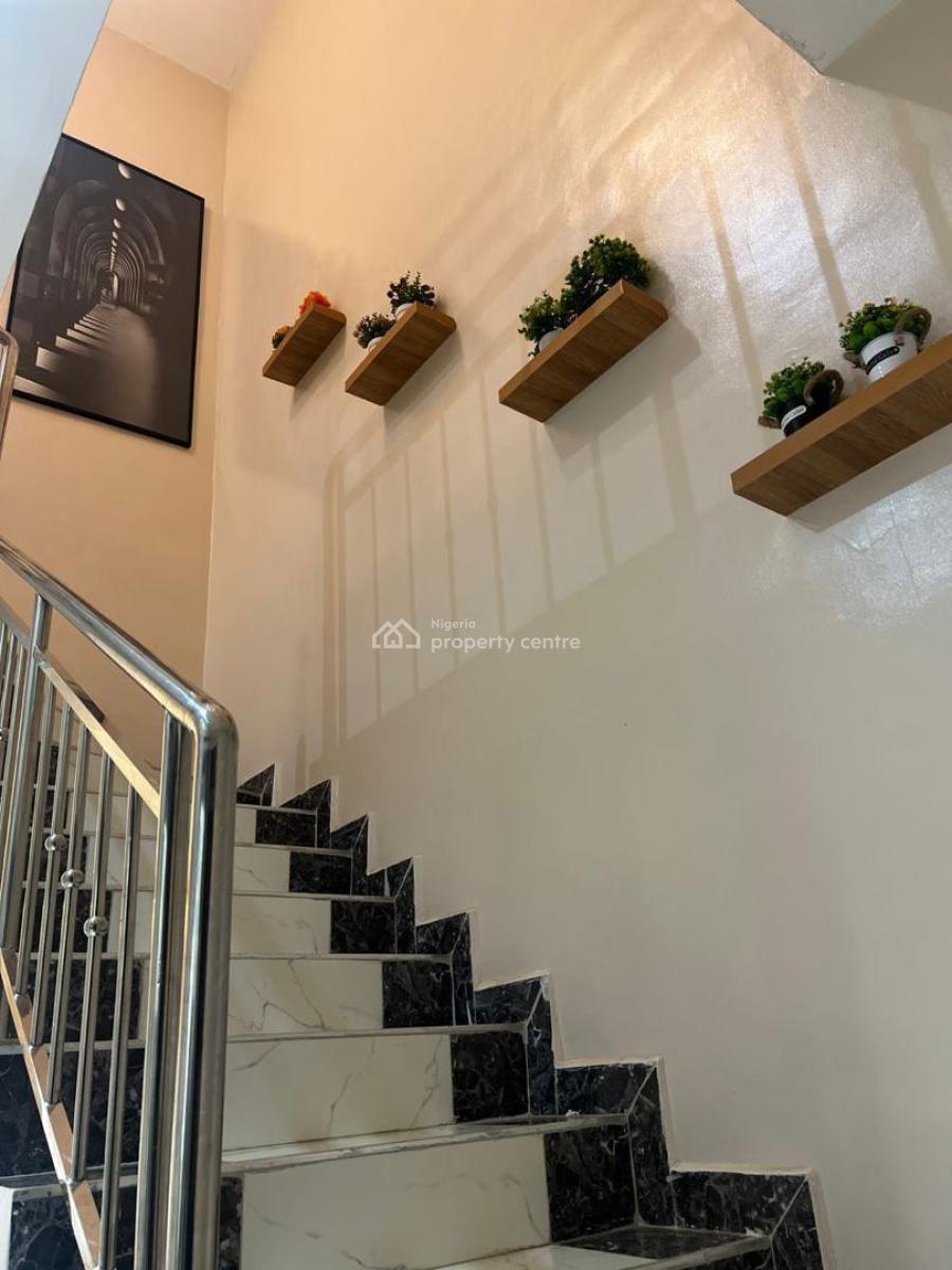 Standard 4bedroom, Ikota, Lekki, Lagos, Flat / Apartment Short Let