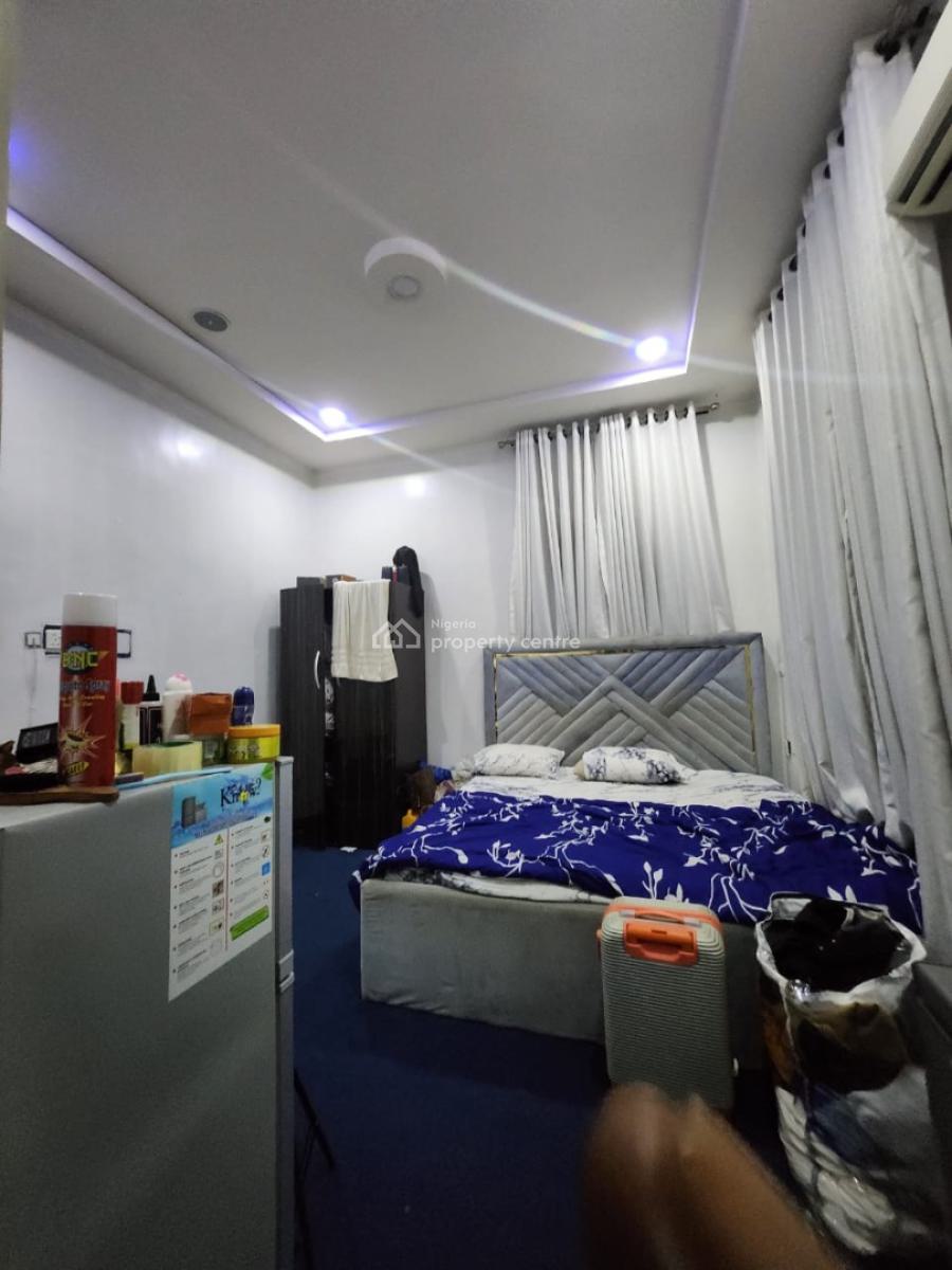 Massive Standard Single Room (upstairs) in a Duplex Shared Apt, Oral Estate Lekki Lagos, Lekki, Lagos, Self Contain (single Rooms) for Rent