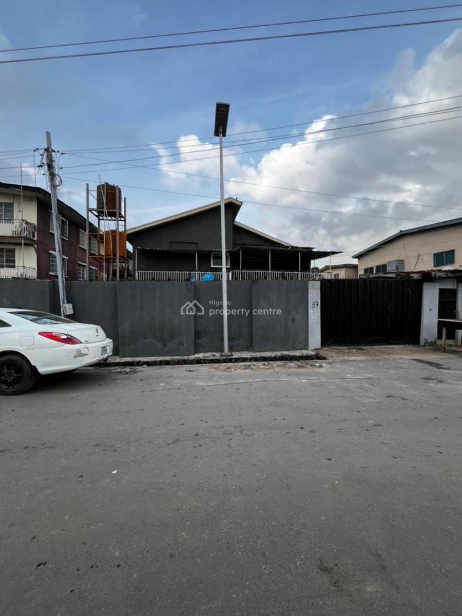Blocks of Flats Consisting of  2 Nos of 2bedroom and 3 Nos of 1 Bedro, Off Bode Thomas, Bode Thomas, Surulere, Lagos, Block of Flats for Sale