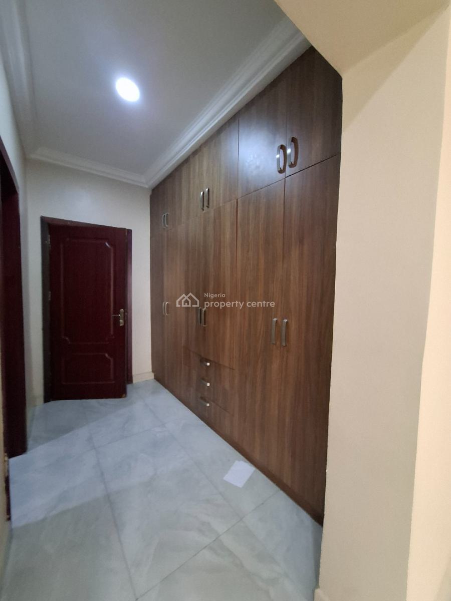 Serviced and Standard 3 Bedroom Apartment, Guzape District, Abuja, Flat / Apartment for Rent