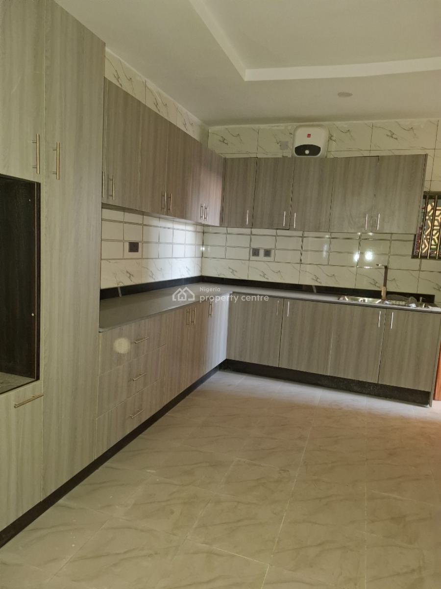 Standard 3 Bedroom Apartment, Guzape District, Abuja, Flat / Apartment for Rent