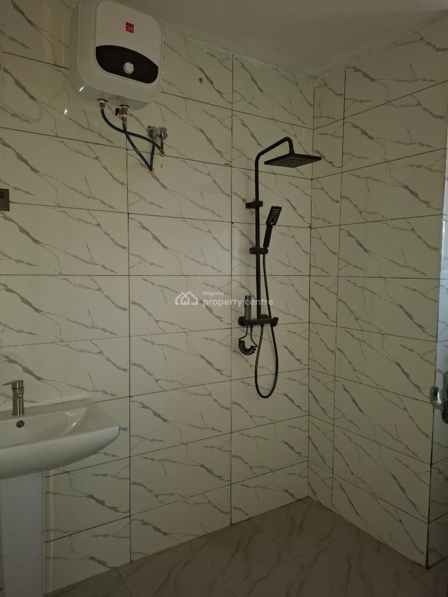 Standard 3 Bedroom Apartment, Guzape District, Abuja, Flat / Apartment for Rent