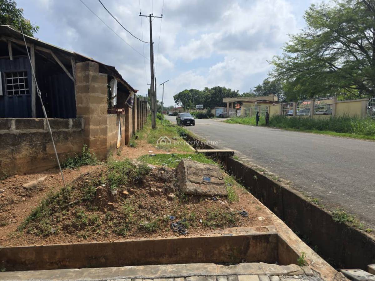 Fenced 1300sqm of Land, Dss Road, Opp Ibadan Museum. Aleshinloye, Jericho., Ibadan, Oyo, Mixed-use Land for Sale