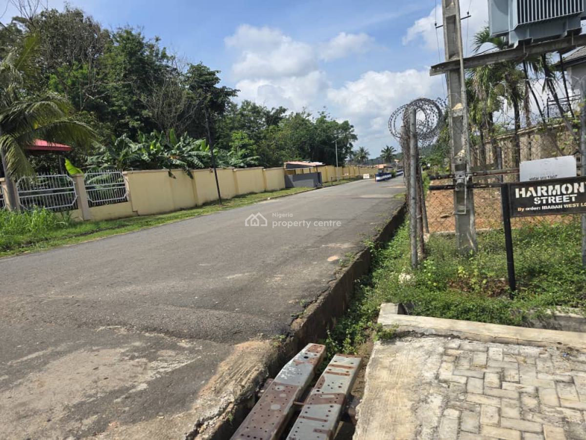 Fenced 1300sqm of Land, Dss Road, Opp Ibadan Museum. Aleshinloye, Jericho., Ibadan, Oyo, Mixed-use Land for Sale