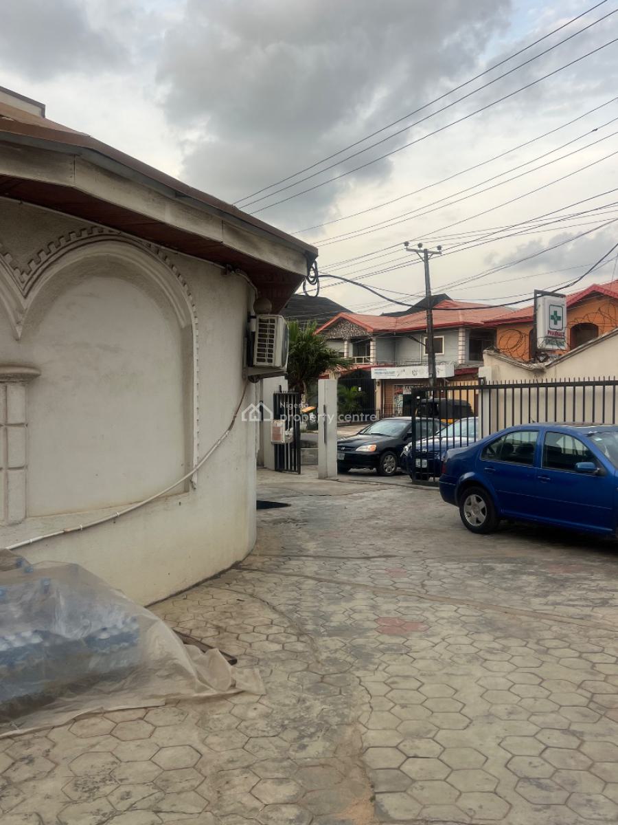 Demolishable Corner Piece Sitting on 900sqm Within Secured Zone, Gra Phase 1, Magodo, Lagos, Mixed-use Land for Sale
