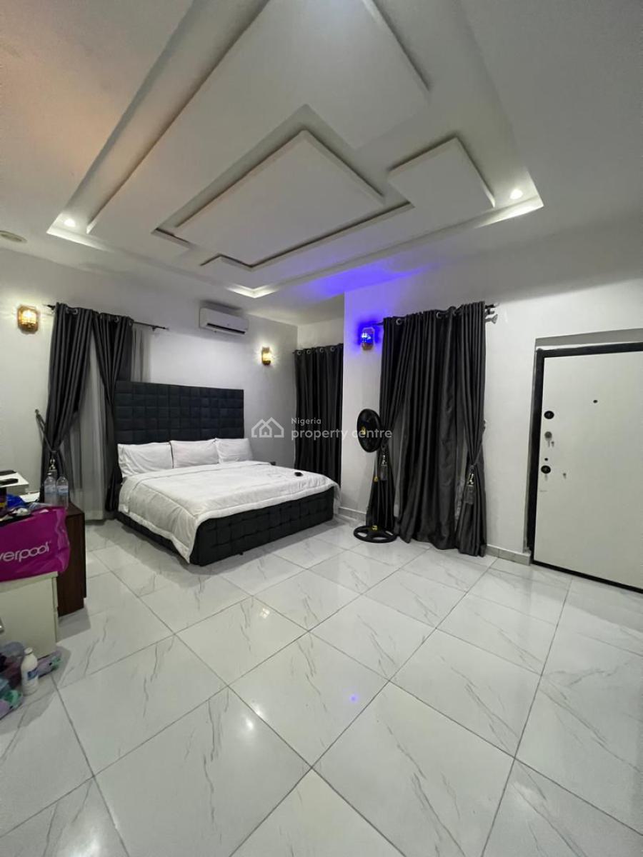 Spacious Furnished Master Bedroom in a Shared Apartment, Orchid Road, Eleganza Bustop, Lekki Phase 2, Lekki, Lagos, Flat / Apartment for Rent