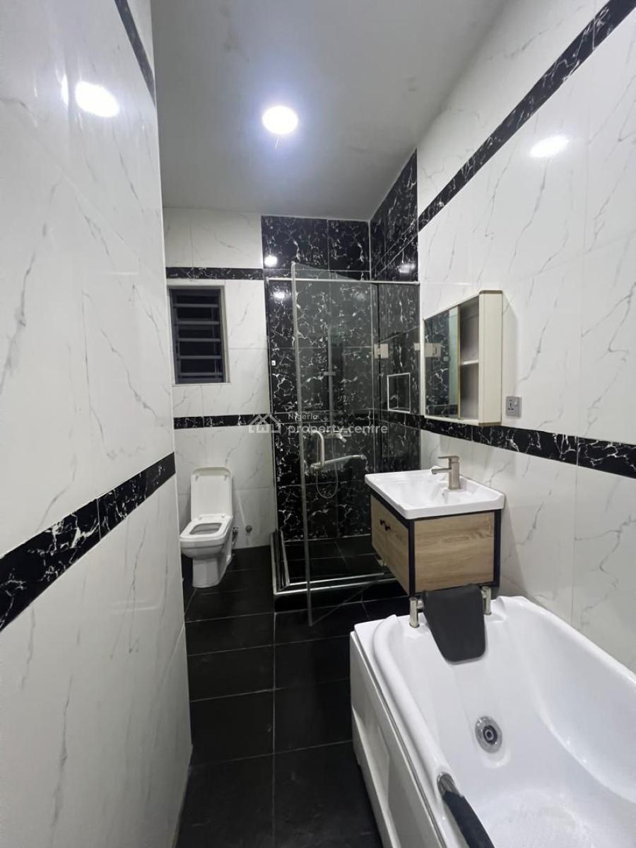 Spacious Furnished Master Bedroom in a Shared Apartment, Orchid Road, Eleganza Bustop, Lekki Phase 2, Lekki, Lagos, Flat / Apartment for Rent