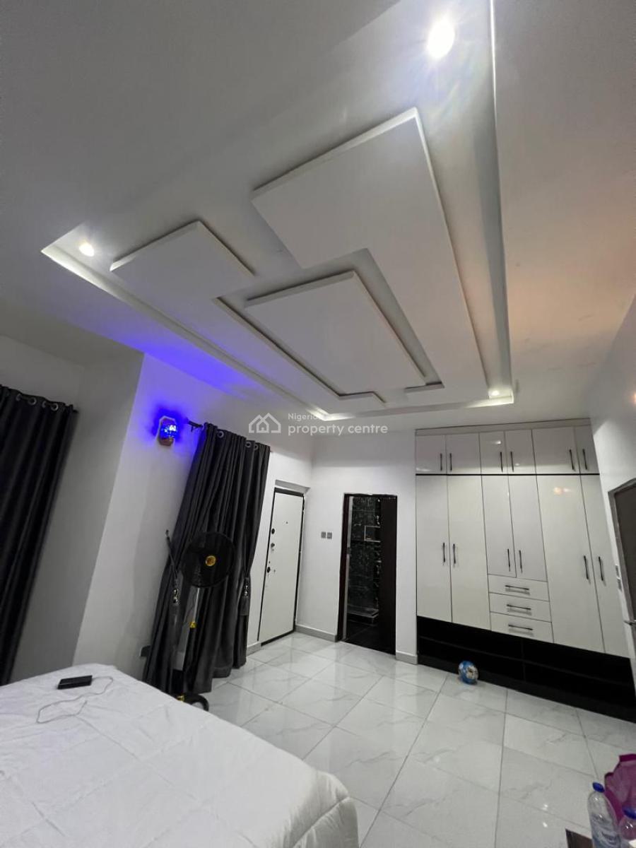 Spacious Furnished Master Bedroom in a Shared Apartment, Orchid Road, Eleganza Bustop, Lekki Phase 2, Lekki, Lagos, Flat / Apartment for Rent