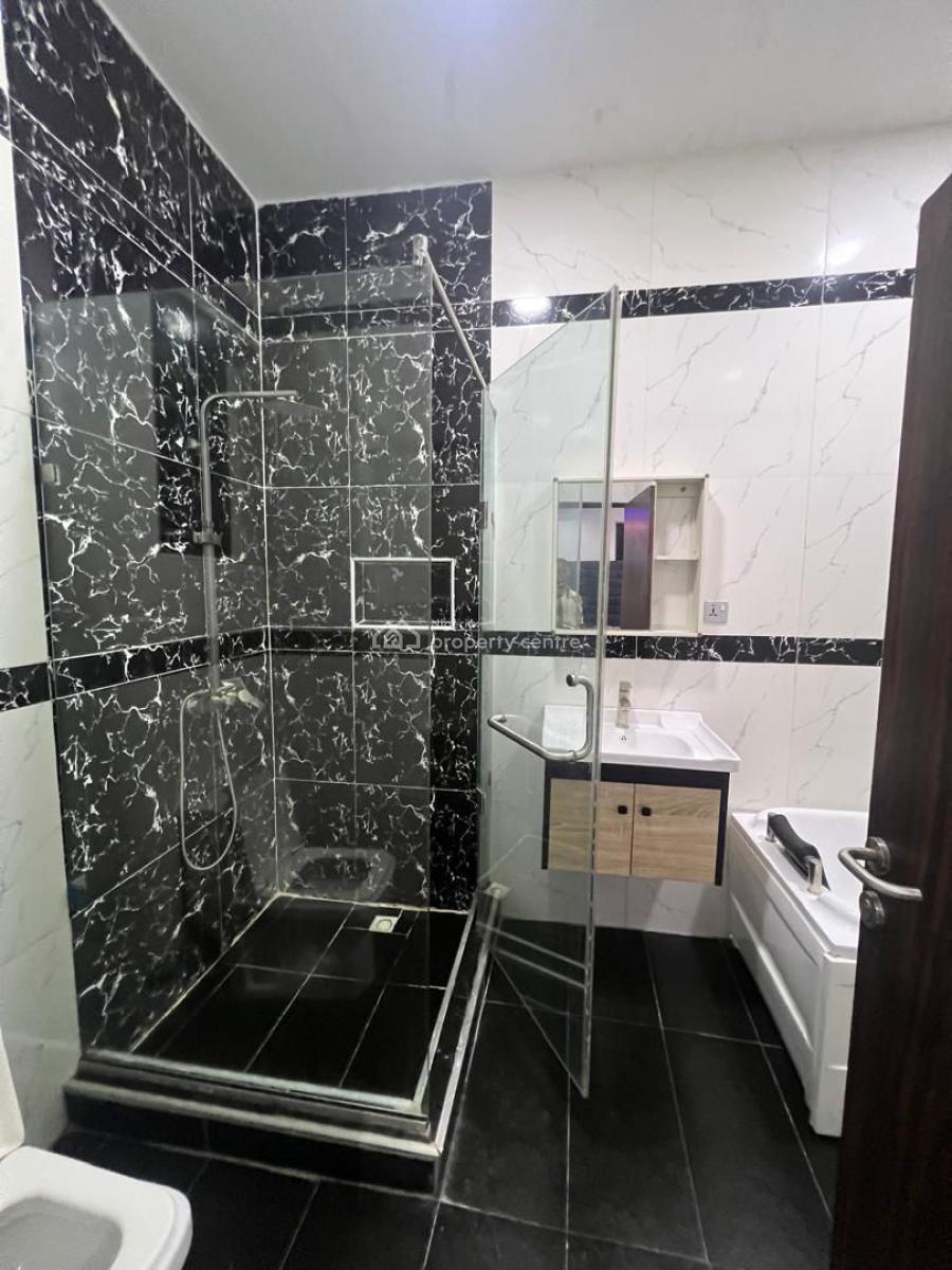 Spacious Furnished Master Bedroom in a Shared Apartment, Orchid Road, Eleganza Bustop, Lekki Phase 2, Lekki, Lagos, Flat / Apartment for Rent