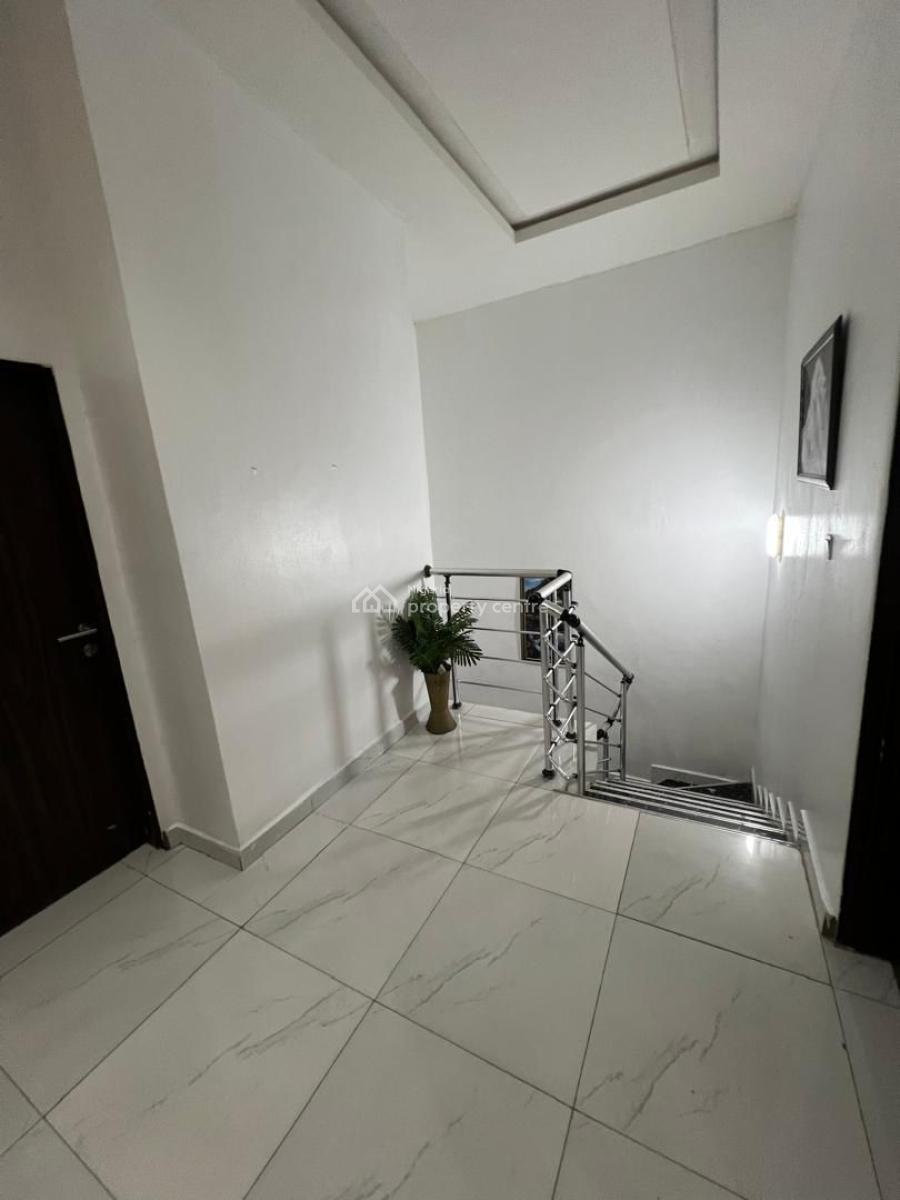 Spacious Furnished Master Bedroom in a Shared Apartment, Orchid Road, Eleganza Bustop, Lekki Phase 2, Lekki, Lagos, Flat / Apartment for Rent