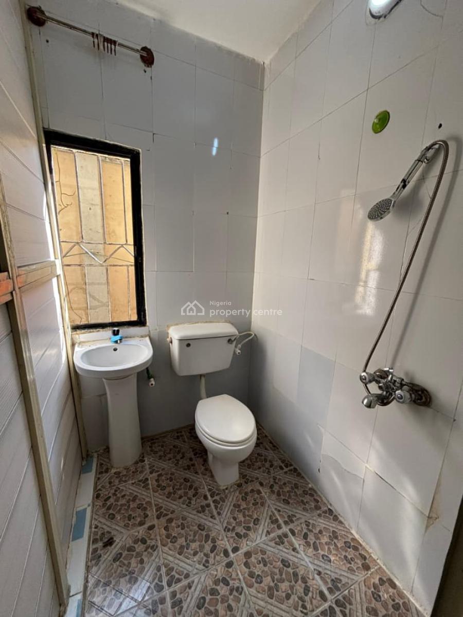 2 Bedroom Apartment in a Serene and Secured Estate, Osapa, Lekki, Lagos, Flat / Apartment for Rent