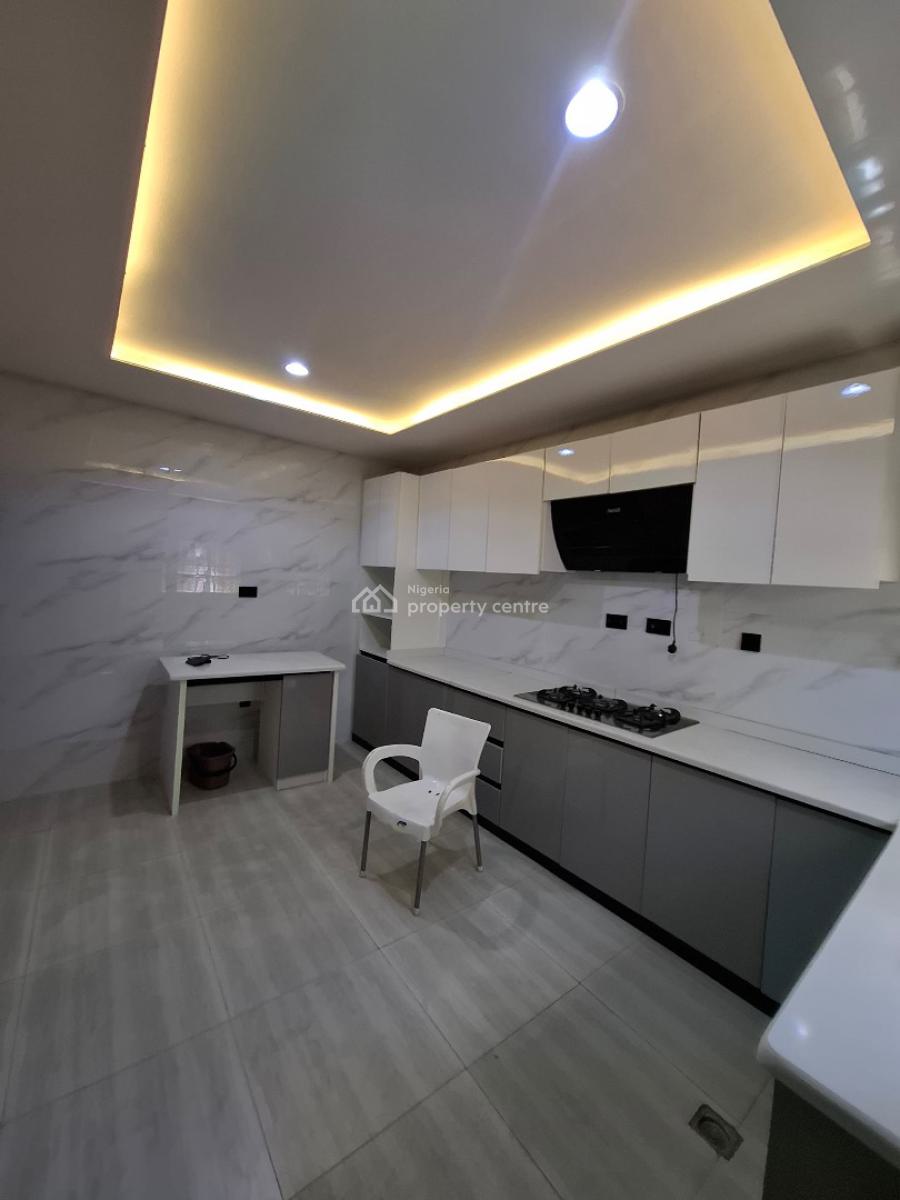 Super Distressed 5 Bedrooms Detached Duplex Available, By Wuse 2, Mabushi, Abuja, Detached Duplex for Sale