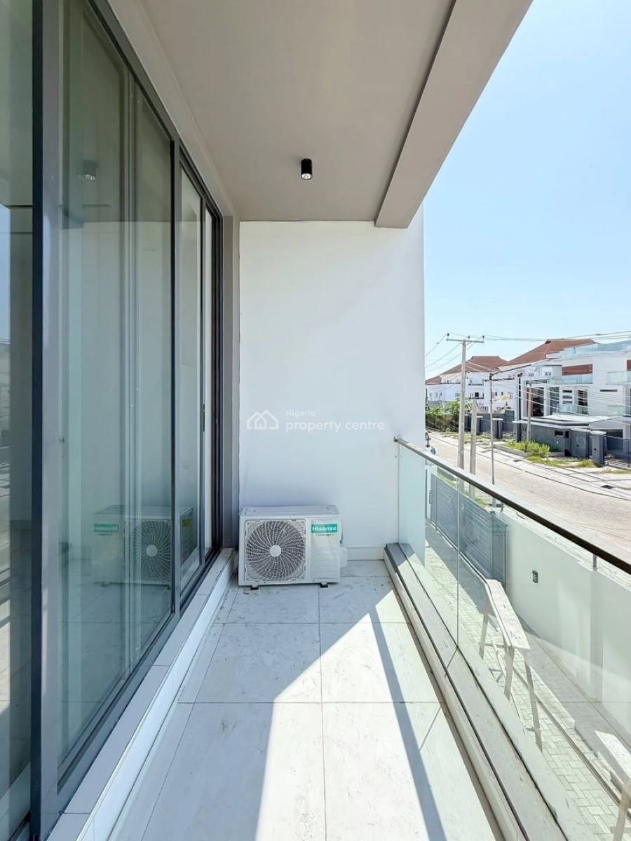 Lovely 2 Bedroom Apartment with Swimming Pool, Lekki Phase 1, Lekki, Lagos, Block of Flats for Sale